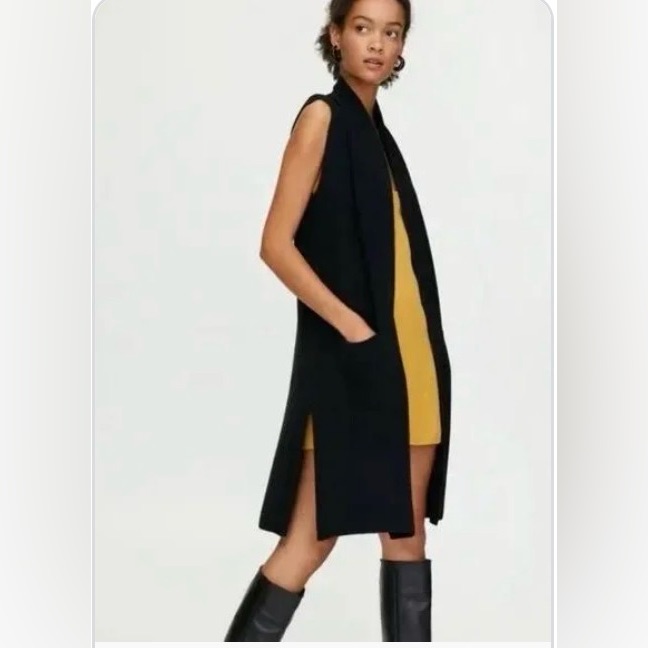 Aritzia Wilfred Sleeveless Black Sweater Xs